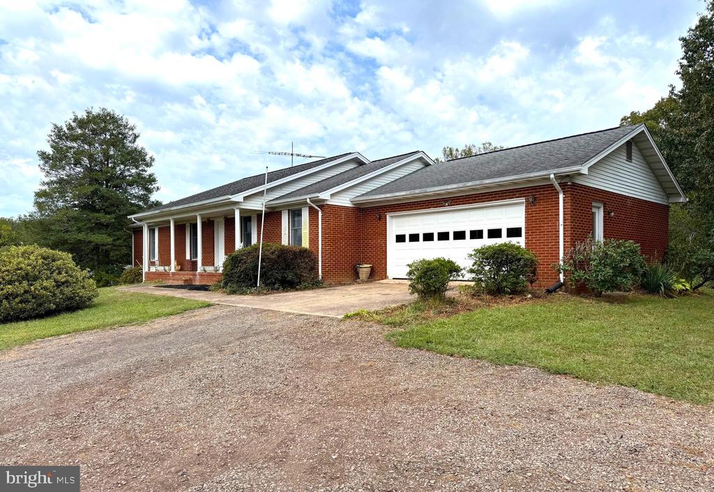 17257 GORE LN, REVA, Virginia 22735, 4 Bedrooms Bedrooms, ,3 BathroomsBathrooms,Residential,17257 GORE LN,VACU2012964 MLS # VACU2012964