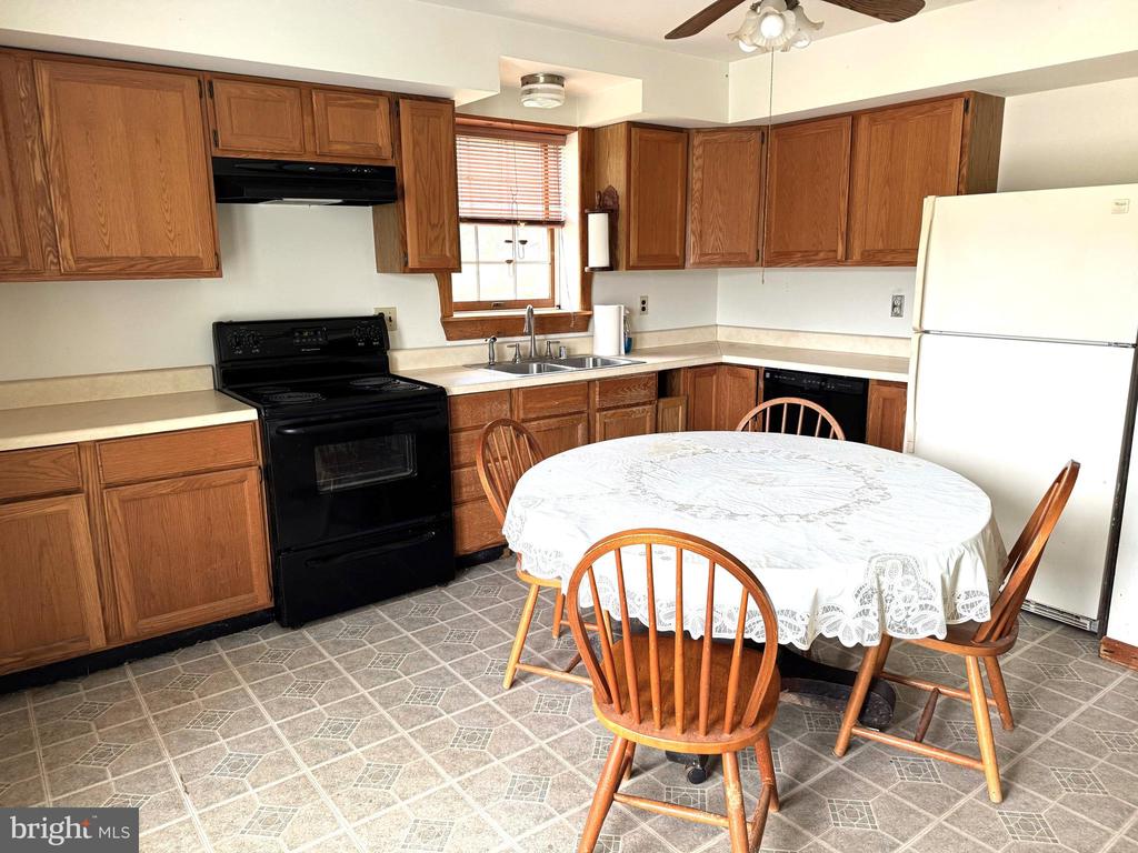 17257 GORE LN, REVA, Virginia 22735, 4 Bedrooms Bedrooms, ,3 BathroomsBathrooms,Residential,17257 GORE LN,VACU2012964 MLS # VACU2012964