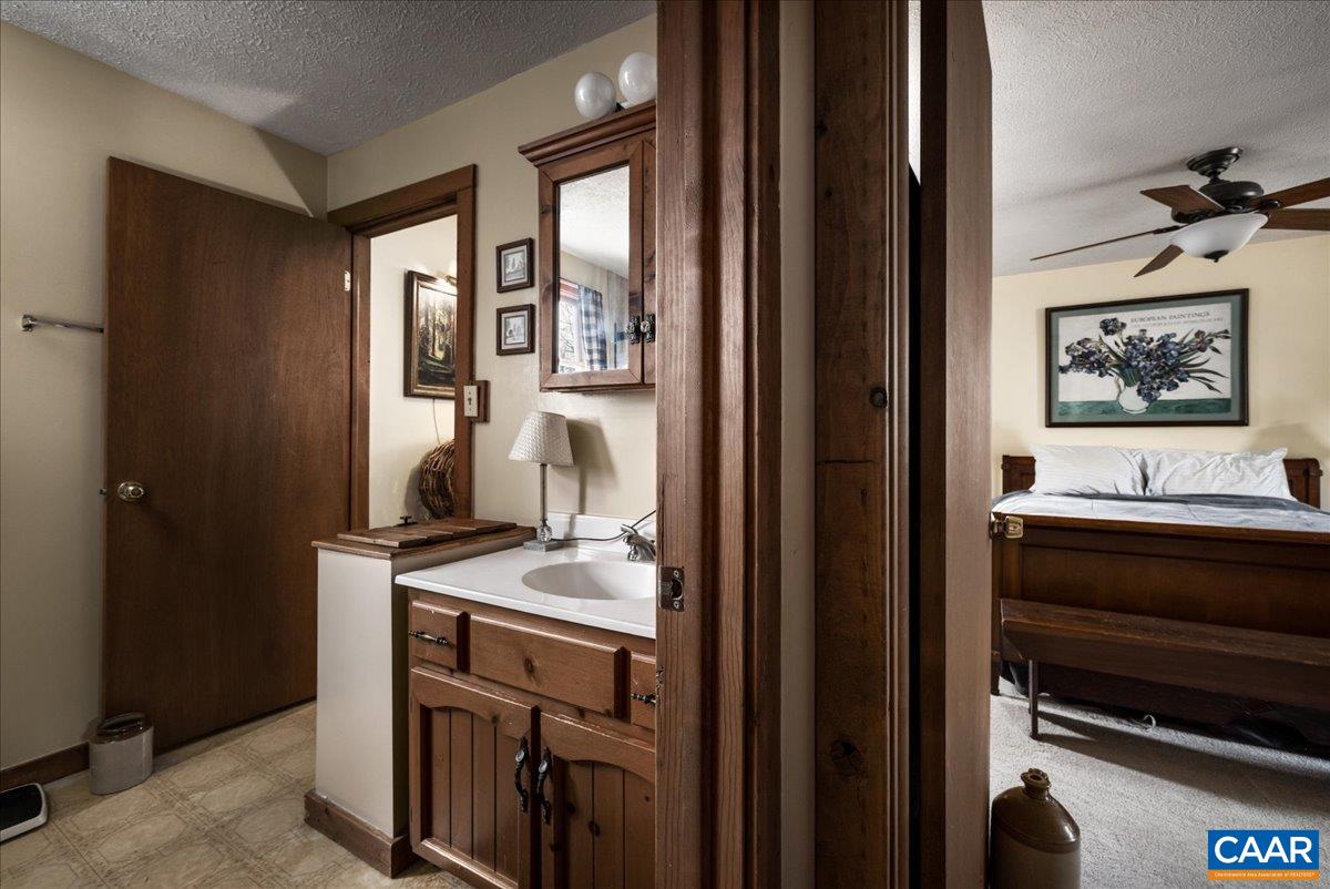 406 RACCOON DR, WINCHESTER, Virginia 22602, 3 Bedrooms Bedrooms, ,2 BathroomsBathrooms,Residential,406 RACCOON DR,674053 MLS # 674053