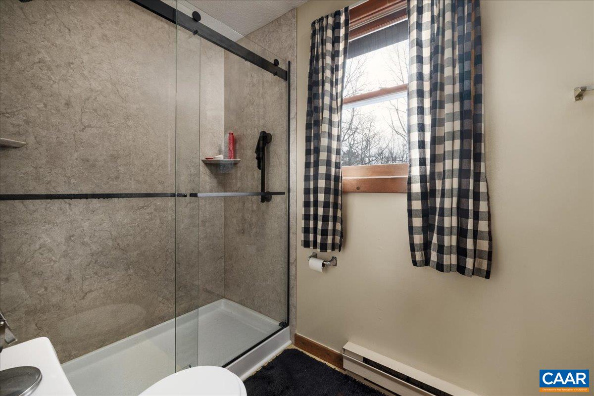 406 RACCOON DR, WINCHESTER, Virginia 22602, 3 Bedrooms Bedrooms, ,2 BathroomsBathrooms,Residential,406 RACCOON DR,674053 MLS # 674053