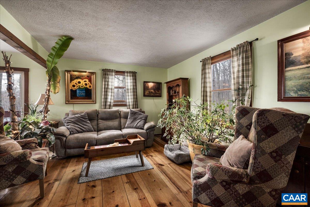 406 RACCOON DR, WINCHESTER, Virginia 22602, 3 Bedrooms Bedrooms, ,2 BathroomsBathrooms,Residential,406 RACCOON DR,674053 MLS # 674053