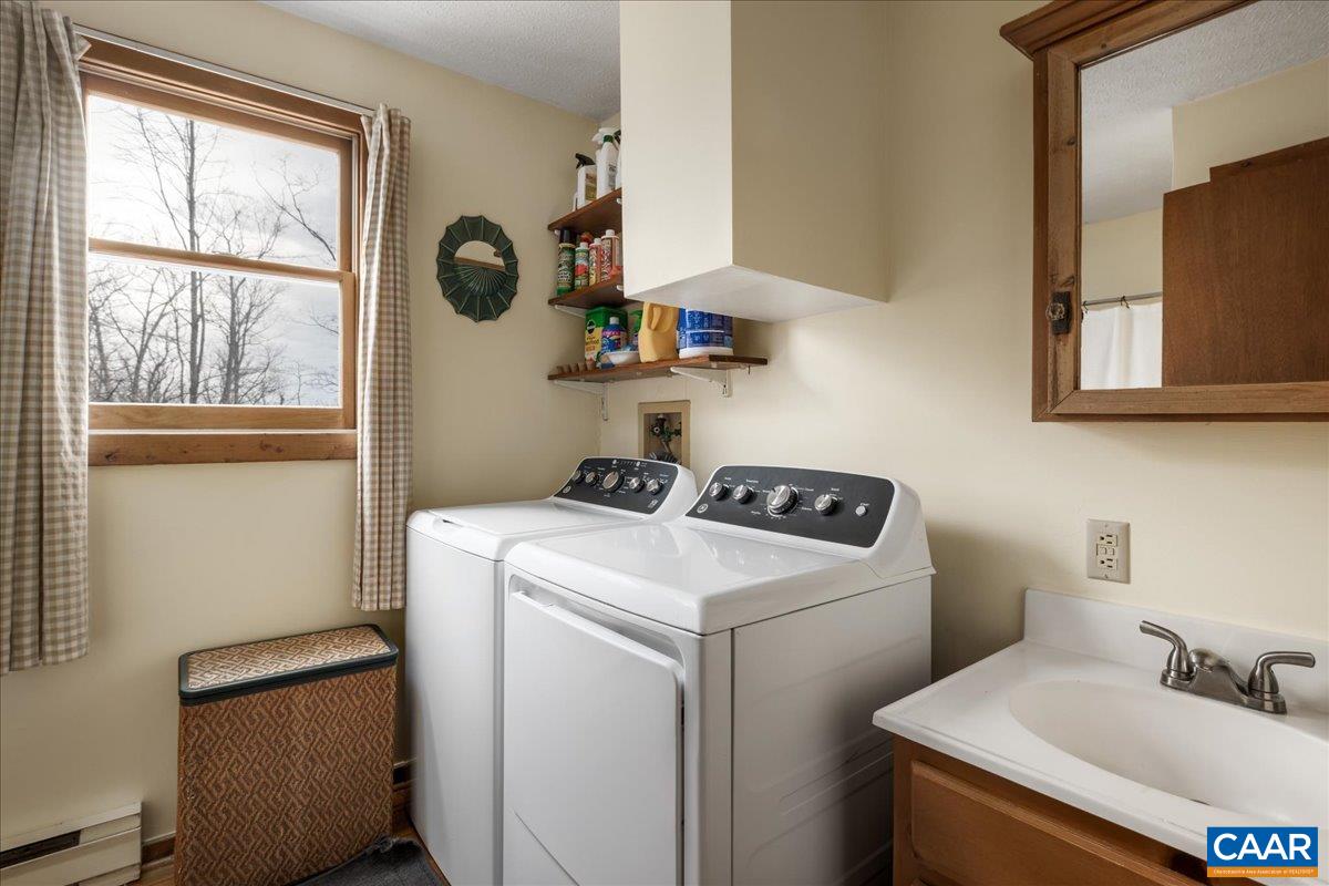 406 RACCOON DR, WINCHESTER, Virginia 22602, 3 Bedrooms Bedrooms, ,2 BathroomsBathrooms,Residential,406 RACCOON DR,674053 MLS # 674053