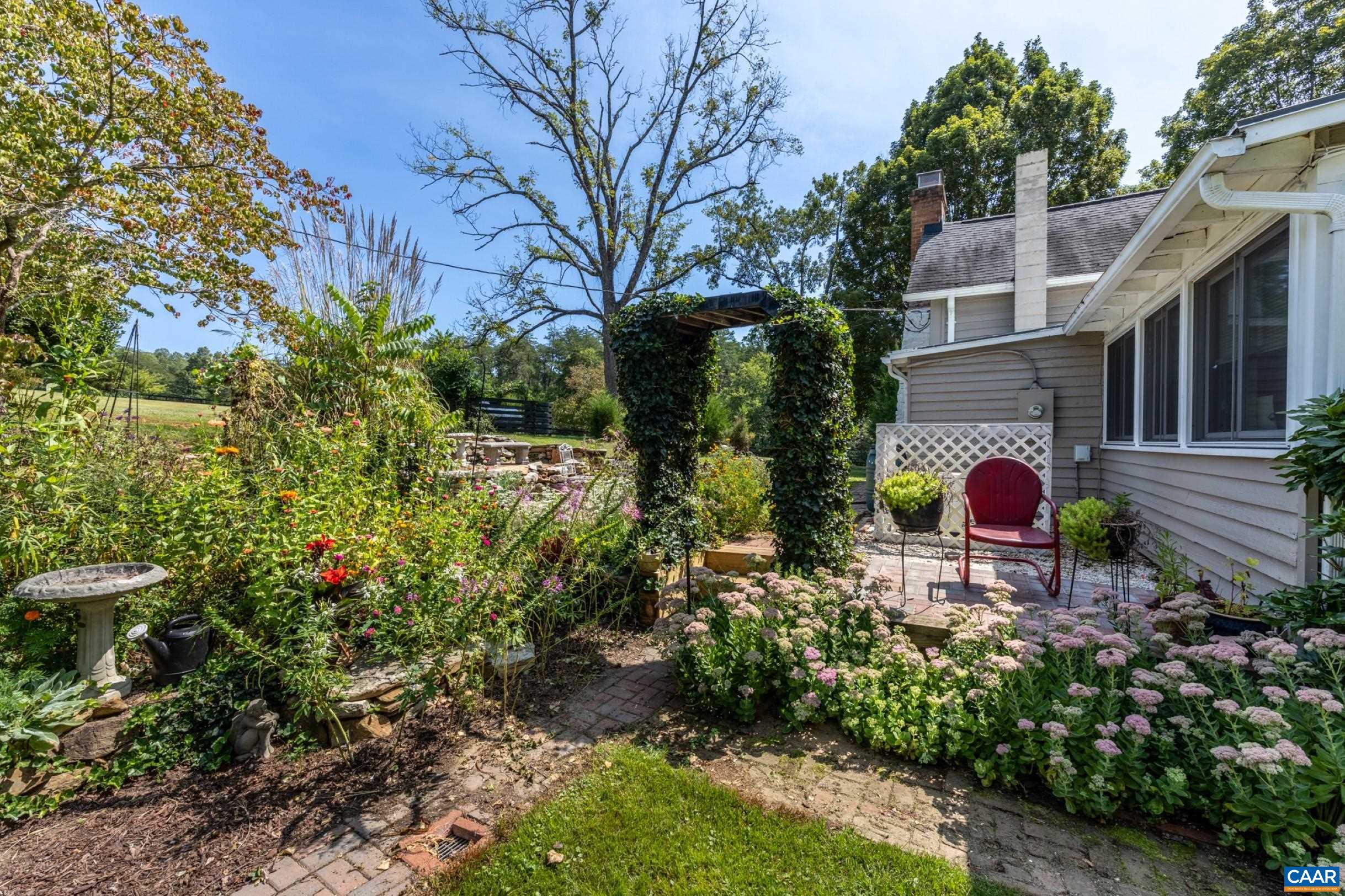 1128 BEAVERDAM RD, KESWICK, Virginia 22947, 5 Bedrooms Bedrooms, ,2 BathroomsBathrooms,Residential,Deerlodge,1128 BEAVERDAM RD,674077 MLS # 674077