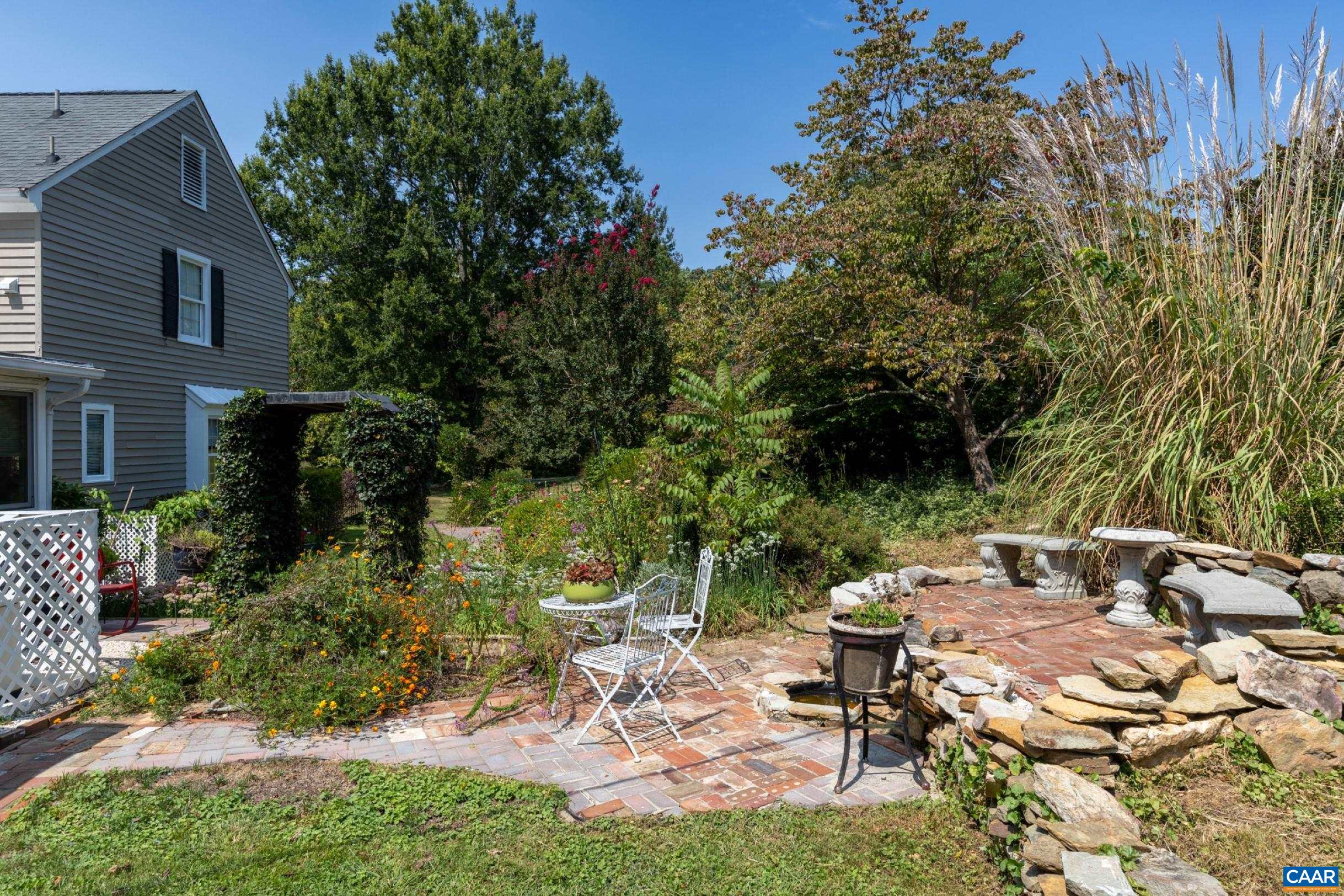 1128 BEAVERDAM RD, KESWICK, Virginia 22947, 5 Bedrooms Bedrooms, ,2 BathroomsBathrooms,Residential,Deerlodge,1128 BEAVERDAM RD,674077 MLS # 674077