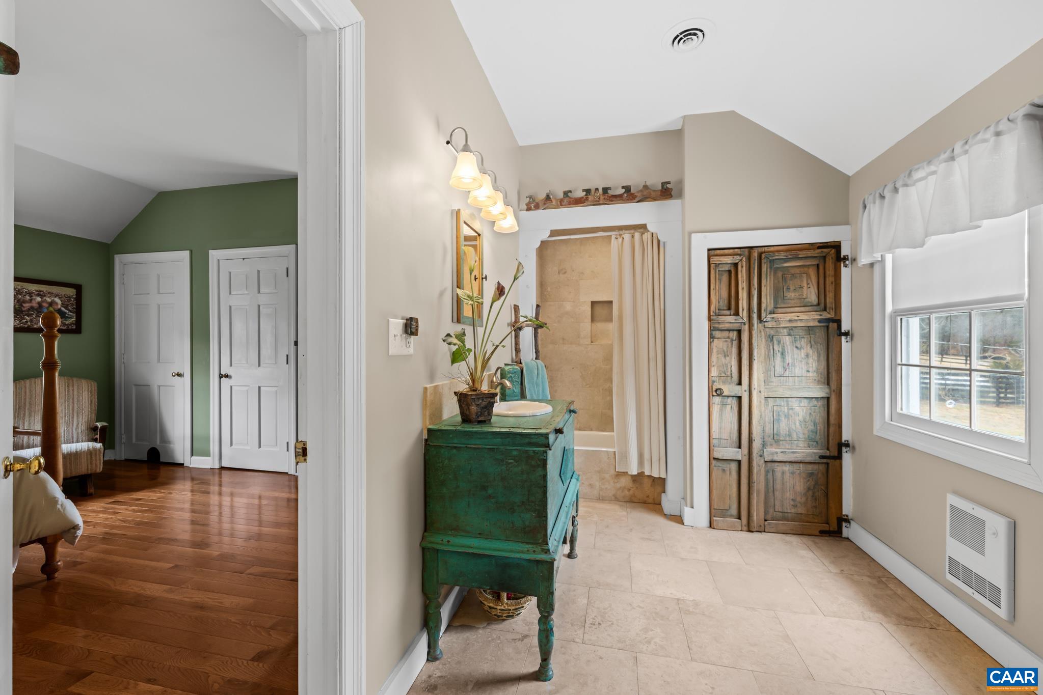 1128 BEAVERDAM RD, KESWICK, Virginia 22947, 5 Bedrooms Bedrooms, ,2 BathroomsBathrooms,Residential,Deerlodge,1128 BEAVERDAM RD,674077 MLS # 674077