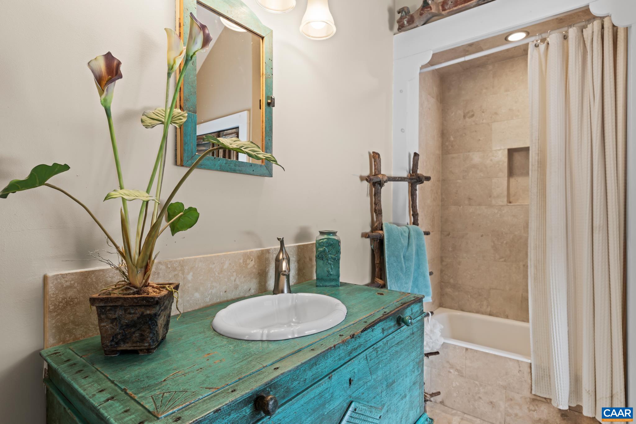 1128 BEAVERDAM RD, KESWICK, Virginia 22947, 5 Bedrooms Bedrooms, ,2 BathroomsBathrooms,Residential,Deerlodge,1128 BEAVERDAM RD,674077 MLS # 674077