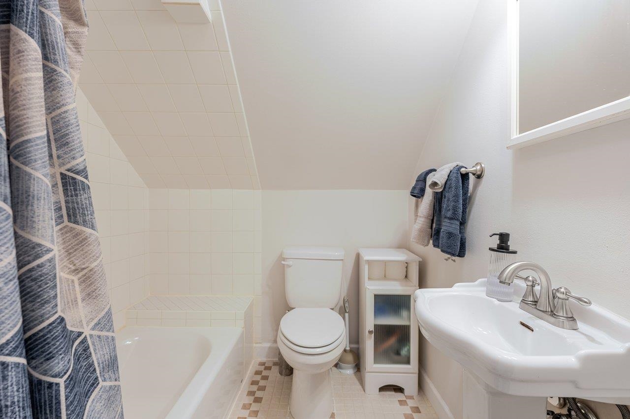 1466 BLUESTONE ST, HARRISONBURG, Virginia 22801, 3 Bedrooms Bedrooms, ,2 BathroomsBathrooms,Residential,1466 BLUESTONE ST,674259 MLS # 674259