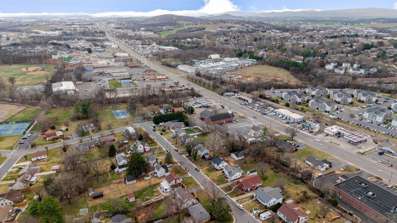 1466 BLUESTONE ST, HARRISONBURG, Virginia 22801, 3 Bedrooms Bedrooms, ,2 BathroomsBathrooms,Residential,1466 BLUESTONE ST,674259 MLS # 674259