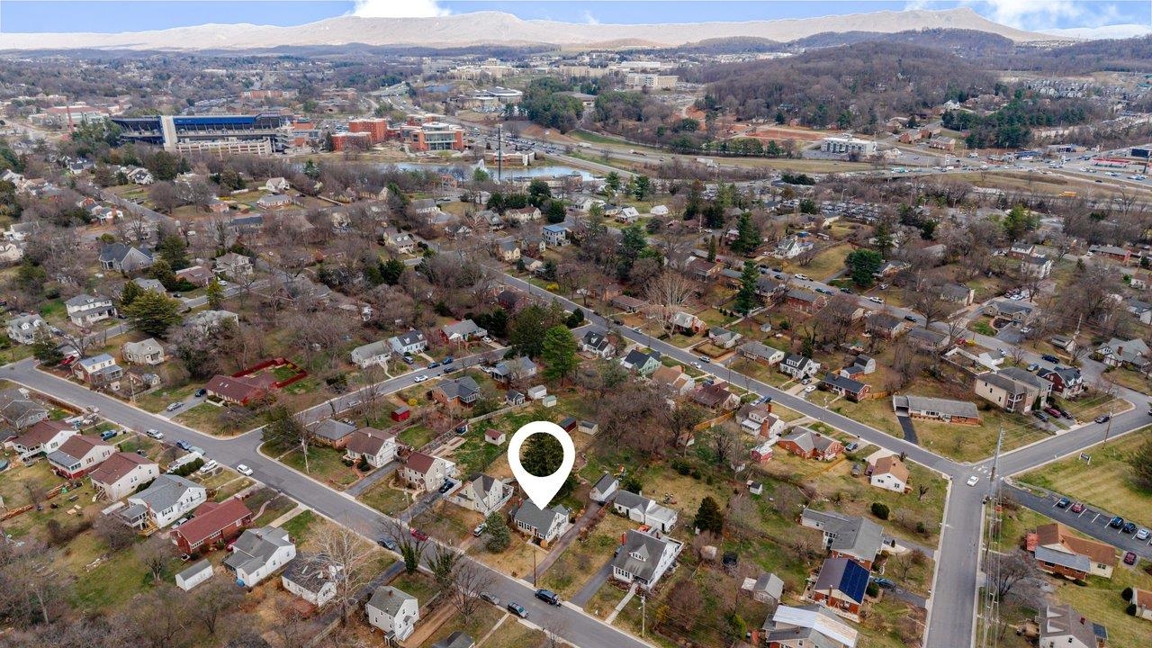 1466 BLUESTONE ST, HARRISONBURG, Virginia 22801, 3 Bedrooms Bedrooms, ,2 BathroomsBathrooms,Residential,1466 BLUESTONE ST,674259 MLS # 674259