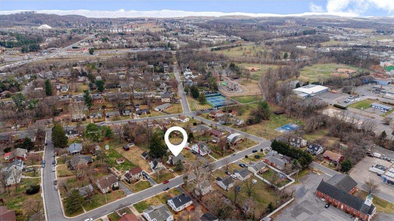 1466 BLUESTONE ST, HARRISONBURG, Virginia 22801, 3 Bedrooms Bedrooms, ,2 BathroomsBathrooms,Residential,1466 BLUESTONE ST,674259 MLS # 674259