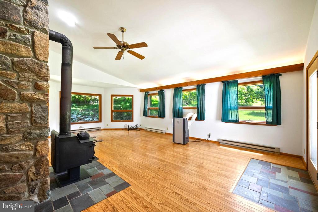 145 WEAKLEY LN, STANLEY, Virginia 22851, 3 Bedrooms Bedrooms, ,2 BathroomsBathrooms,Residential,145 WEAKLEY LN,VAPA2005266 MLS # VAPA2005266