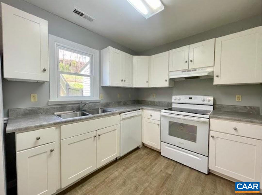 943 RIVES ST, CHARLOTTESVILLE, Virginia 22902, 3 Bedrooms Bedrooms, ,1 BathroomBathrooms,Residential,943 RIVES ST,674306 MLS # 674306 943 RIVES ST, CHARLOTTESVILLE, Virginia 22902, 3 Bedrooms Bedrooms, ,1 BathroomBathrooms,Residential,943 RIVES ST,674306 MLS # 674306