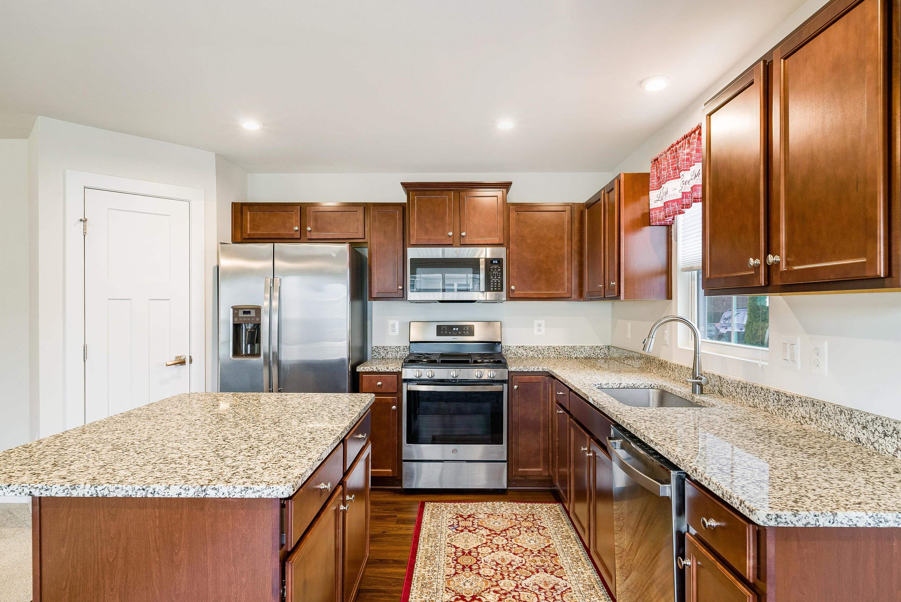 6 SOUTH PEAK DR, MCGAHEYSVILLE, Virginia 22840, 3 Bedrooms Bedrooms, ,2 BathroomsBathrooms,Residential,6 SOUTH PEAK DR,674346 MLS # 674346