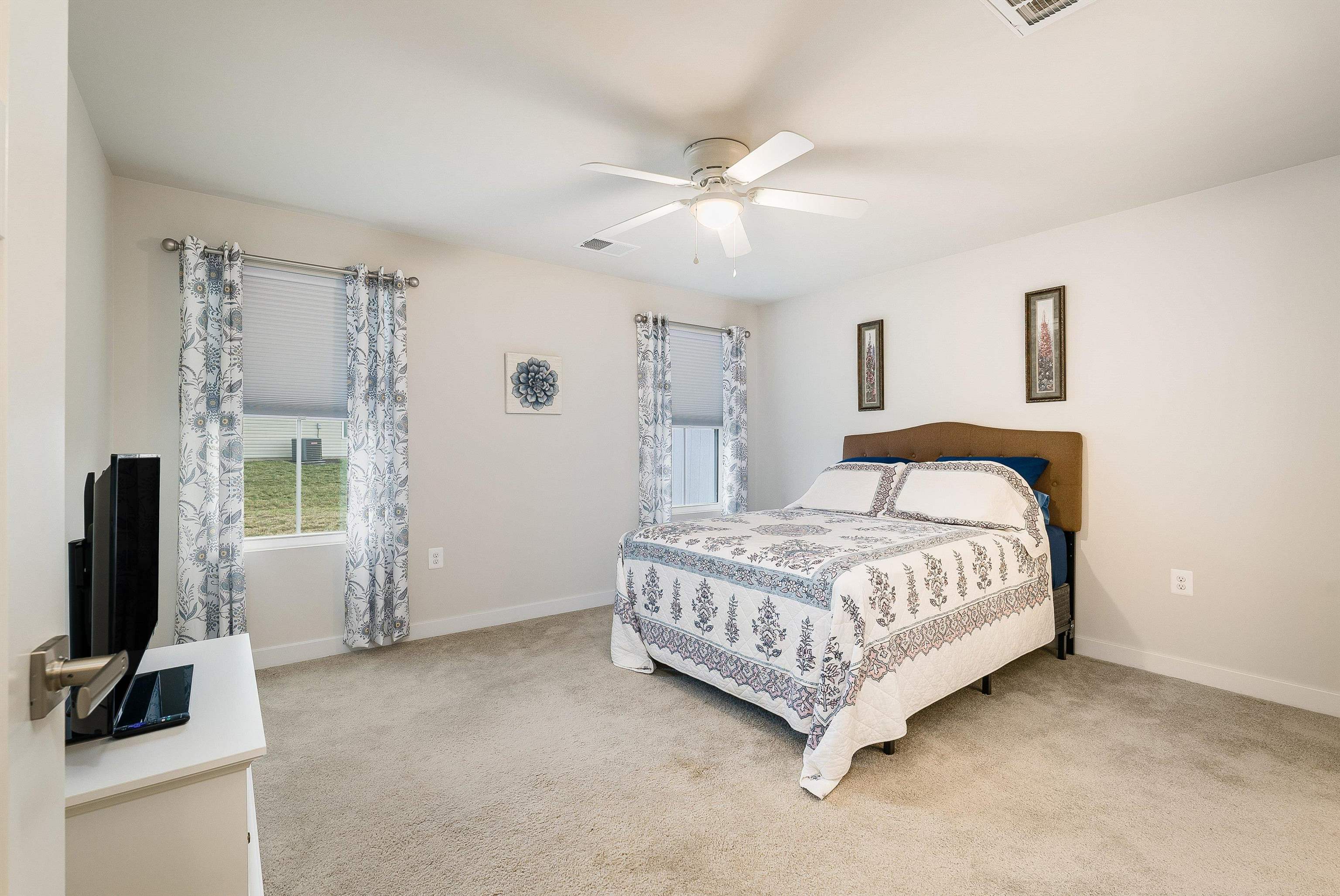 6 SOUTH PEAK DR, MCGAHEYSVILLE, Virginia 22840, 3 Bedrooms Bedrooms, ,2 BathroomsBathrooms,Residential,6 SOUTH PEAK DR,674346 MLS # 674346