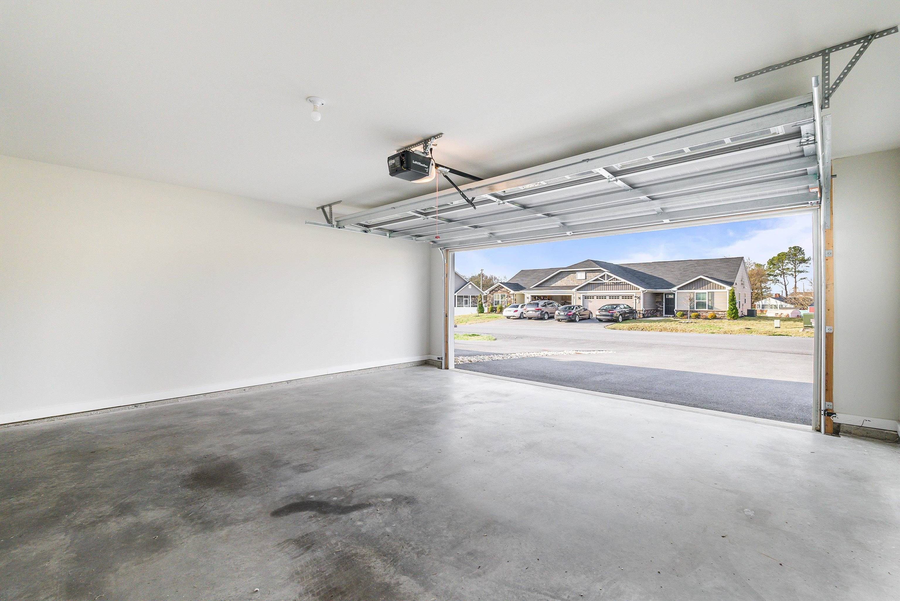 6 SOUTH PEAK DR, MCGAHEYSVILLE, Virginia 22840, 3 Bedrooms Bedrooms, ,2 BathroomsBathrooms,Residential,6 SOUTH PEAK DR,674346 MLS # 674346