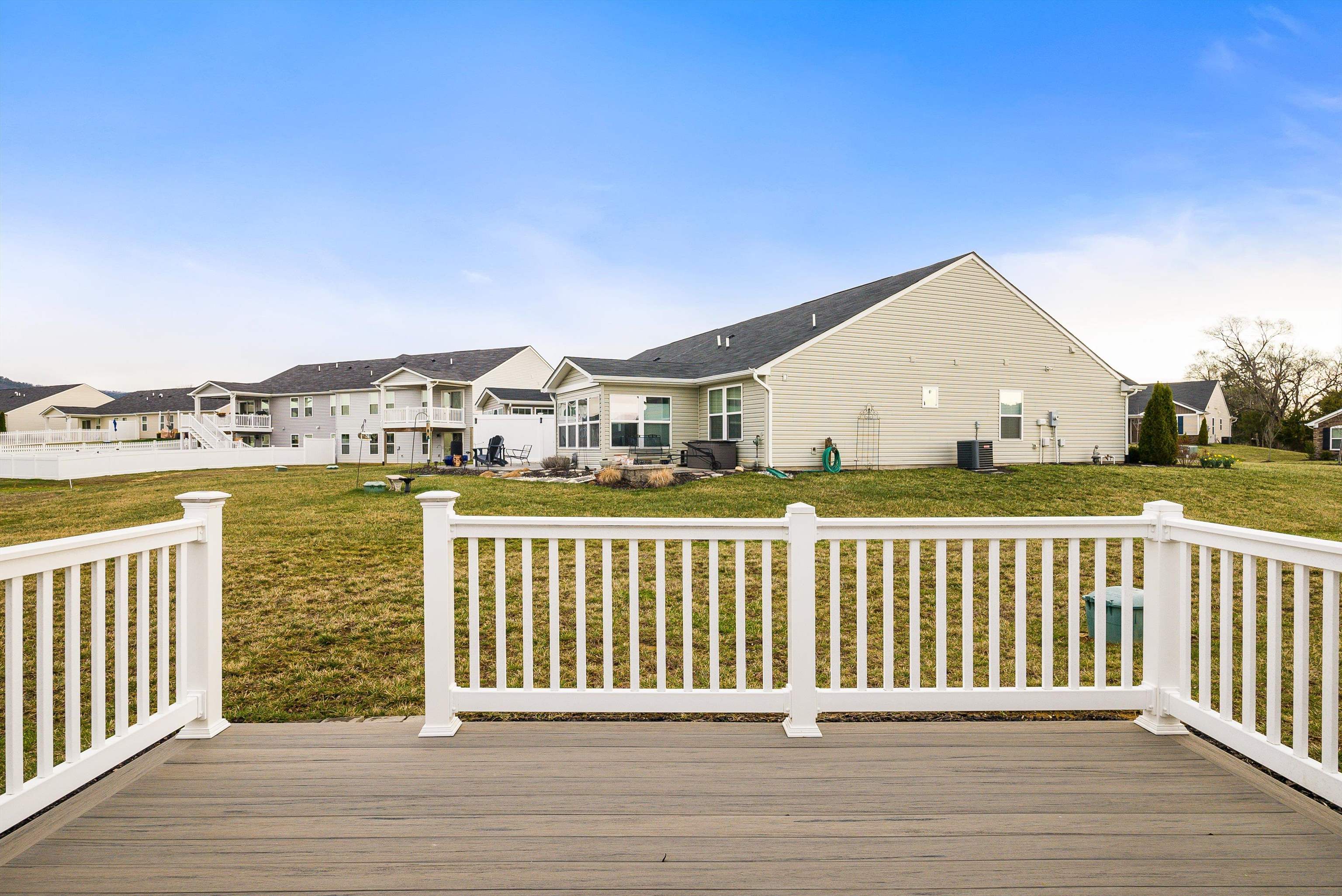 6 SOUTH PEAK DR, MCGAHEYSVILLE, Virginia 22840, 3 Bedrooms Bedrooms, ,2 BathroomsBathrooms,Residential,6 SOUTH PEAK DR,674346 MLS # 674346