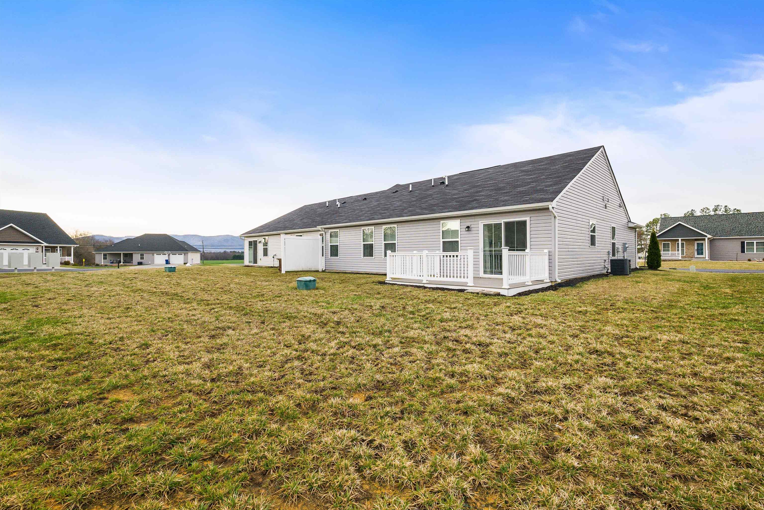 6 SOUTH PEAK DR, MCGAHEYSVILLE, Virginia 22840, 3 Bedrooms Bedrooms, ,2 BathroomsBathrooms,Residential,6 SOUTH PEAK DR,674346 MLS # 674346