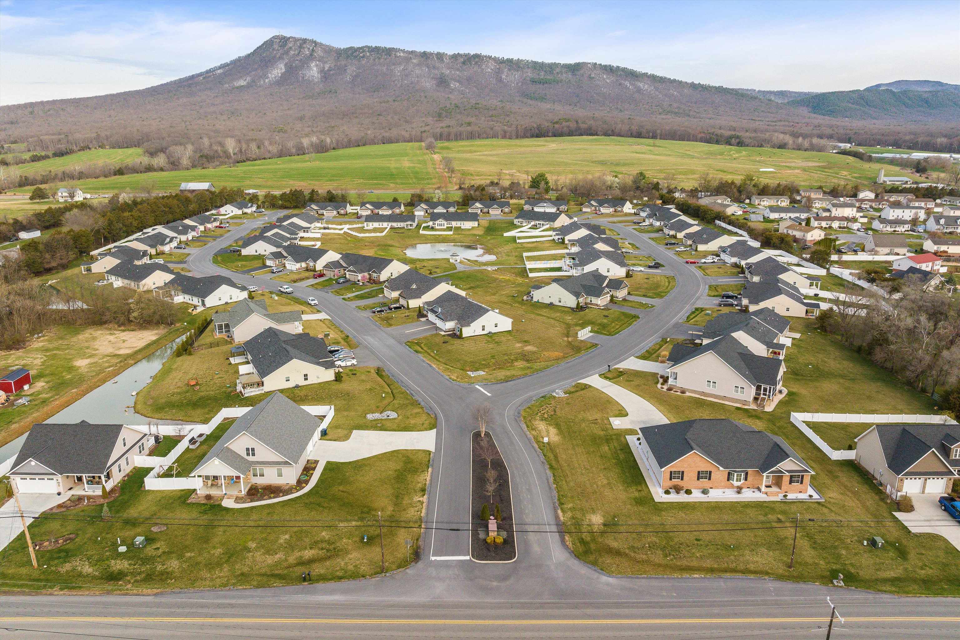 6 SOUTH PEAK DR, MCGAHEYSVILLE, Virginia 22840, 3 Bedrooms Bedrooms, ,2 BathroomsBathrooms,Residential,6 SOUTH PEAK DR,674346 MLS # 674346