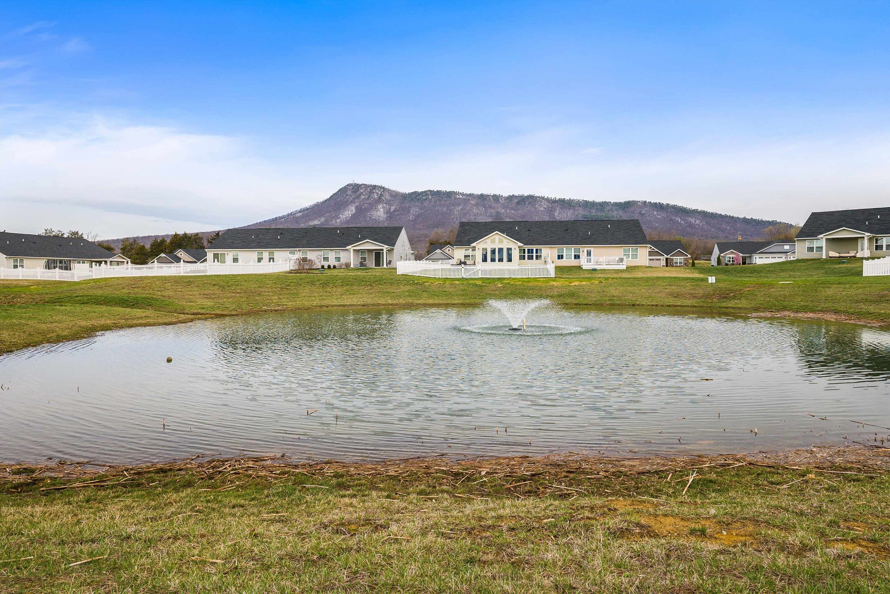 6 SOUTH PEAK DR, MCGAHEYSVILLE, Virginia 22840, 3 Bedrooms Bedrooms, ,2 BathroomsBathrooms,Residential,6 SOUTH PEAK DR,674346 MLS # 674346