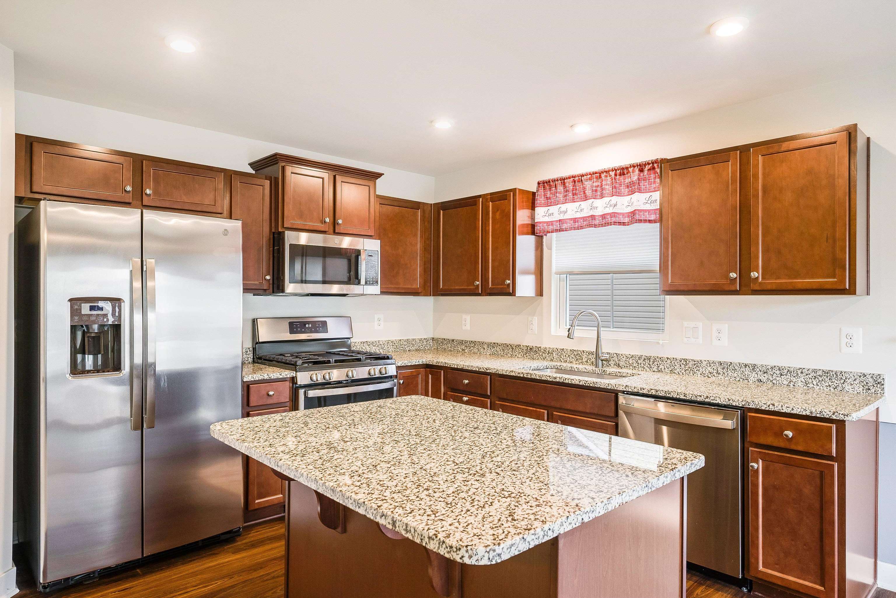 6 SOUTH PEAK DR, MCGAHEYSVILLE, Virginia 22840, 3 Bedrooms Bedrooms, ,2 BathroomsBathrooms,Residential,6 SOUTH PEAK DR,674346 MLS # 674346