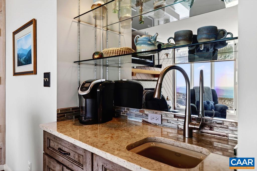 1561 VISTAS CONDOS, WINTERGREEN RESORT, Virginia 22967, 2 Bedrooms Bedrooms, ,2 BathroomsBathrooms,Residential,1561 VISTAS CONDOS,674349 MLS # 674349