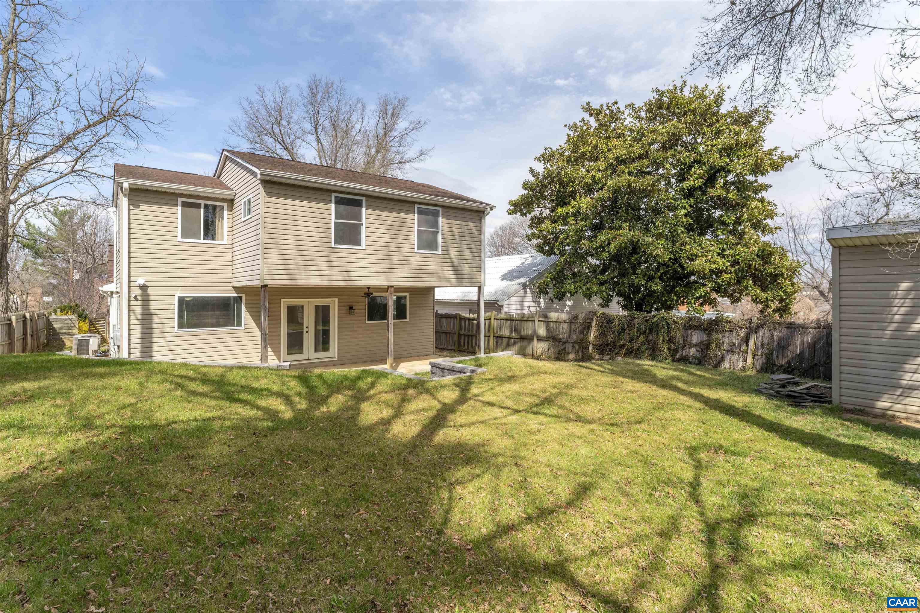 424 OAK AVE, WAYNESBORO, Virginia 22980, 7 Bedrooms Bedrooms, ,3 BathroomsBathrooms,Residential,Home Sweet Home,424 OAK AVE,674353 MLS # 674353