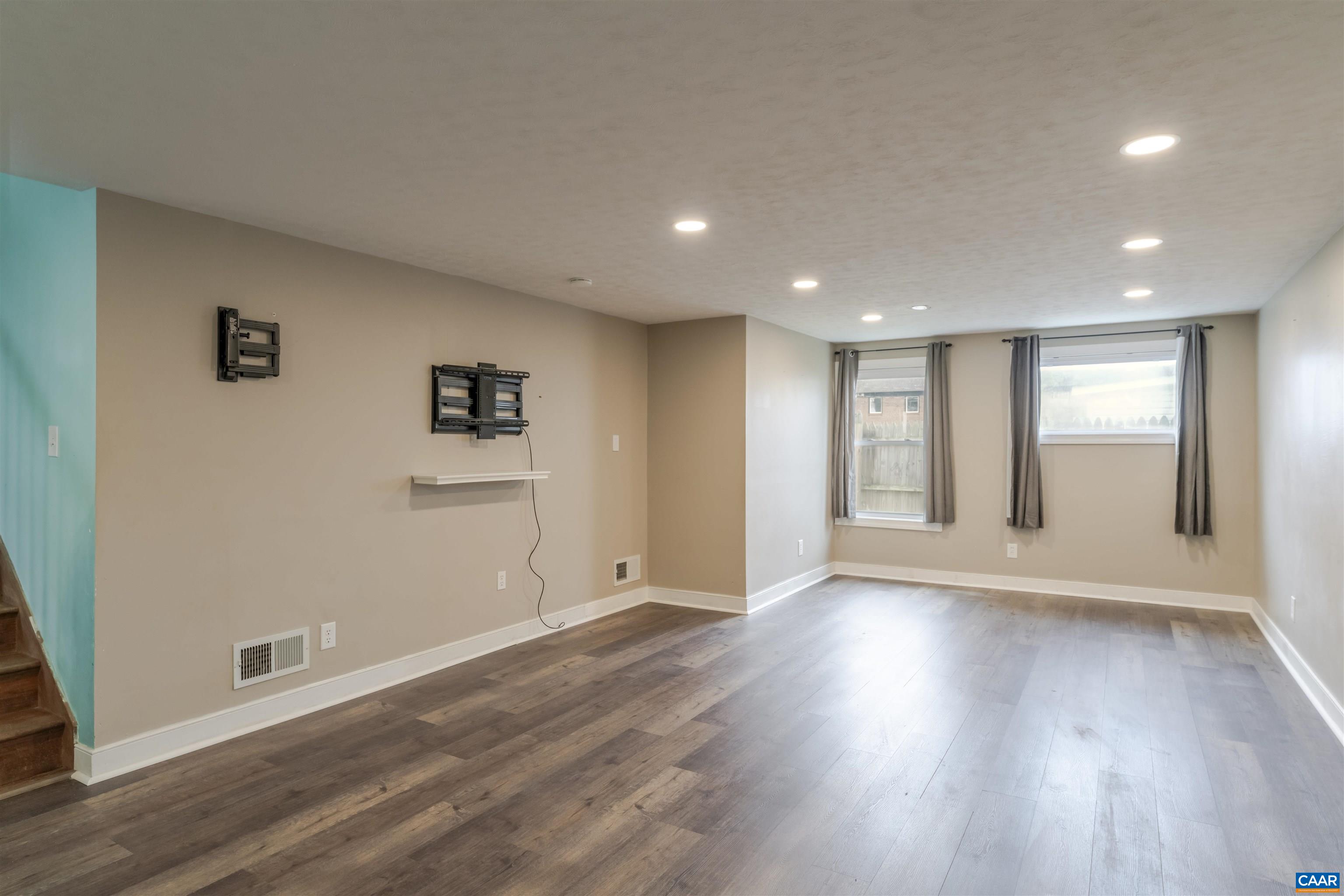 424 OAK AVE, WAYNESBORO, Virginia 22980, 7 Bedrooms Bedrooms, ,3 BathroomsBathrooms,Residential,Home Sweet Home,424 OAK AVE,674353 MLS # 674353