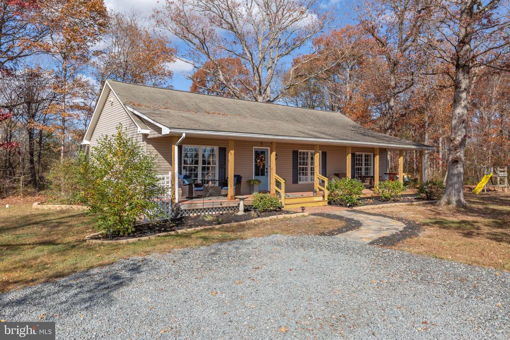 28896 HORSESHOE RD, CULPEPER, Virginia 22701, 3 Bedrooms Bedrooms, ,2 BathroomsBathrooms,Residential,28896 HORSESHOE RD,VAOR2013390 MLS # VAOR2013390