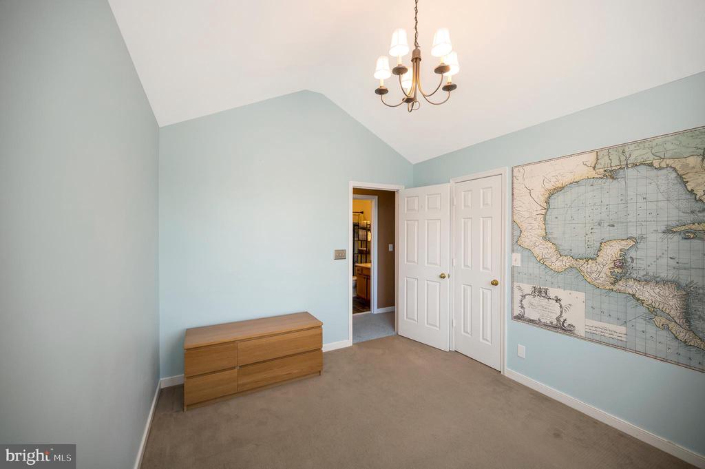 11912 OAKHURST DR, FREDERICKSBURG, Virginia 22407, 4 Bedrooms Bedrooms, ,2 BathroomsBathrooms,Residential,11912 OAKHURST DR,VASP2039674 MLS # VASP2039674