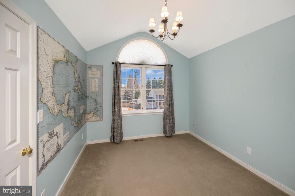 11912 OAKHURST DR, FREDERICKSBURG, Virginia 22407, 4 Bedrooms Bedrooms, ,2 BathroomsBathrooms,Residential,11912 OAKHURST DR,VASP2039674 MLS # VASP2039674