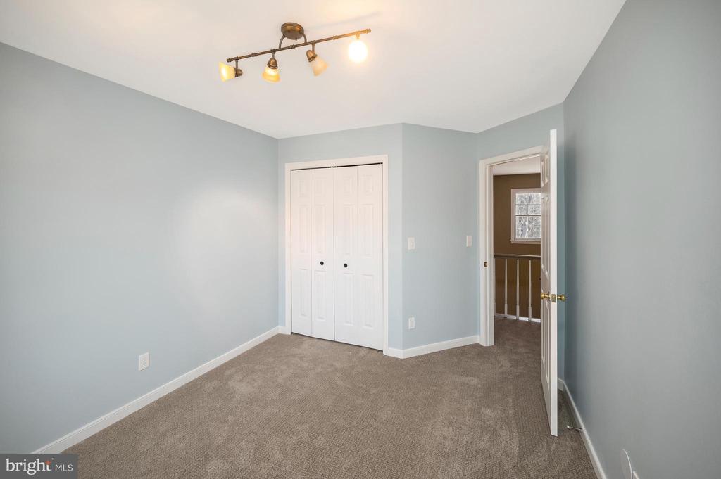 11912 OAKHURST DR, FREDERICKSBURG, Virginia 22407, 4 Bedrooms Bedrooms, ,2 BathroomsBathrooms,Residential,11912 OAKHURST DR,VASP2039674 MLS # VASP2039674