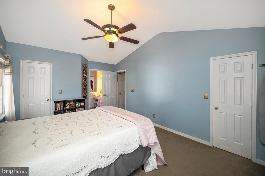 11912 OAKHURST DR, FREDERICKSBURG, Virginia 22407, 4 Bedrooms Bedrooms, ,2 BathroomsBathrooms,Residential,11912 OAKHURST DR,VASP2039674 MLS # VASP2039674