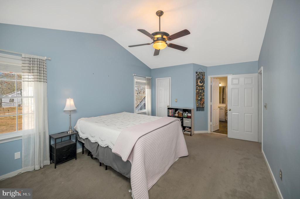 11912 OAKHURST DR, FREDERICKSBURG, Virginia 22407, 4 Bedrooms Bedrooms, ,2 BathroomsBathrooms,Residential,11912 OAKHURST DR,VASP2039674 MLS # VASP2039674