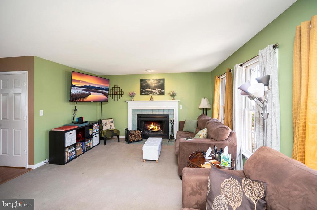 11912 OAKHURST DR, FREDERICKSBURG, Virginia 22407, 4 Bedrooms Bedrooms, ,2 BathroomsBathrooms,Residential,11912 OAKHURST DR,VASP2039674 MLS # VASP2039674