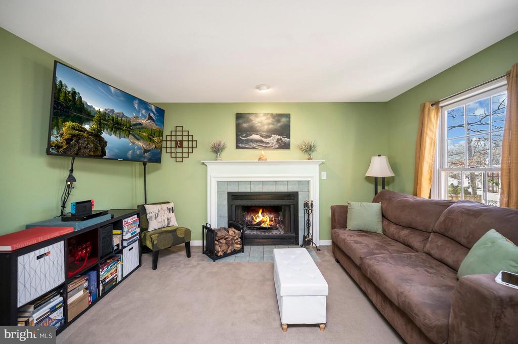 11912 OAKHURST DR, FREDERICKSBURG, Virginia 22407, 4 Bedrooms Bedrooms, ,2 BathroomsBathrooms,Residential,11912 OAKHURST DR,VASP2039674 MLS # VASP2039674