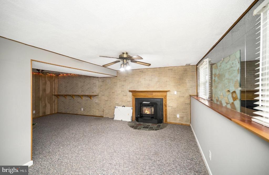 11615 JOY LN, FREDERICKSBURG, Virginia 22407, 4 Bedrooms Bedrooms, ,2 BathroomsBathrooms,Residential,11615 JOY LN,VASP2039626 MLS # VASP2039626