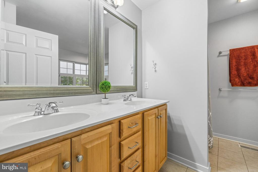 198 JEFFERSON DR, PALMYRA, Virginia 22963, 4 Bedrooms Bedrooms, ,3 BathroomsBathrooms,Residential,198 JEFFERSON DR,VAFN2000530 MLS # VAFN2000530