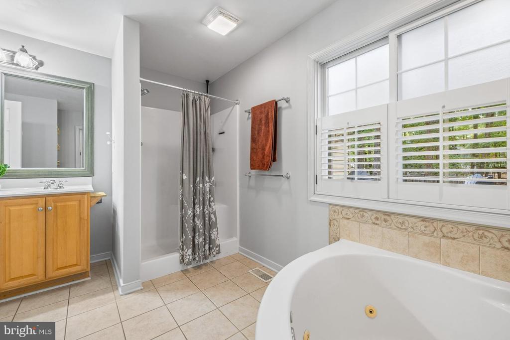 198 JEFFERSON DR, PALMYRA, Virginia 22963, 4 Bedrooms Bedrooms, ,3 BathroomsBathrooms,Residential,198 JEFFERSON DR,VAFN2000530 MLS # VAFN2000530