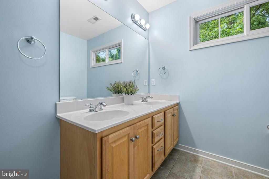 198 JEFFERSON DR, PALMYRA, Virginia 22963, 4 Bedrooms Bedrooms, ,3 BathroomsBathrooms,Residential,198 JEFFERSON DR,VAFN2000530 MLS # VAFN2000530