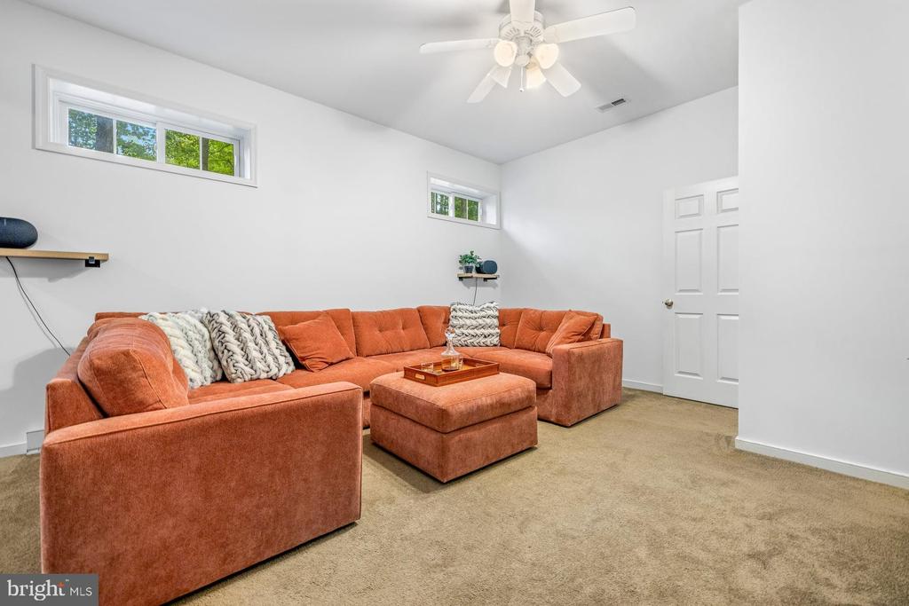 198 JEFFERSON DR, PALMYRA, Virginia 22963, 4 Bedrooms Bedrooms, ,3 BathroomsBathrooms,Residential,198 JEFFERSON DR,VAFN2000530 MLS # VAFN2000530