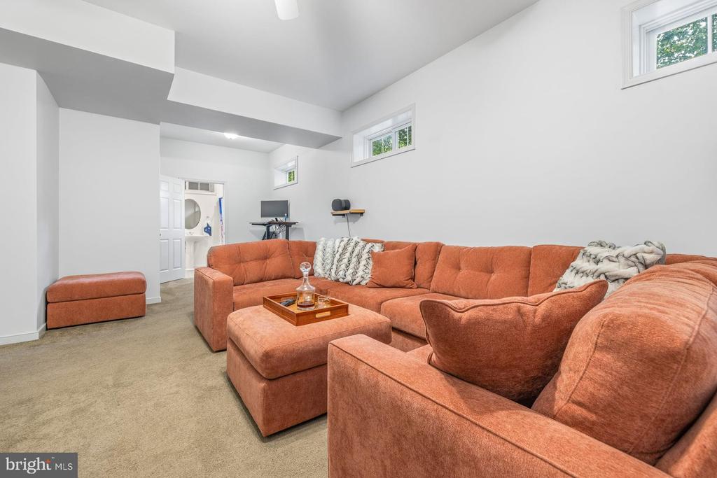 198 JEFFERSON DR, PALMYRA, Virginia 22963, 4 Bedrooms Bedrooms, ,3 BathroomsBathrooms,Residential,198 JEFFERSON DR,VAFN2000530 MLS # VAFN2000530