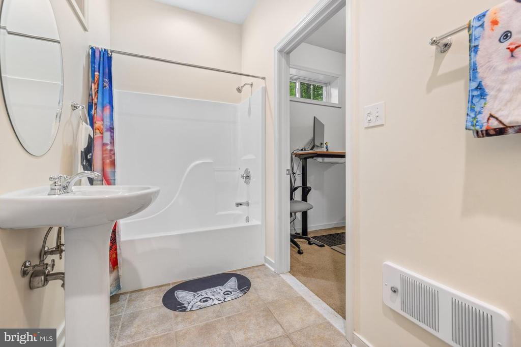 198 JEFFERSON DR, PALMYRA, Virginia 22963, 4 Bedrooms Bedrooms, ,3 BathroomsBathrooms,Residential,198 JEFFERSON DR,VAFN2000530 MLS # VAFN2000530