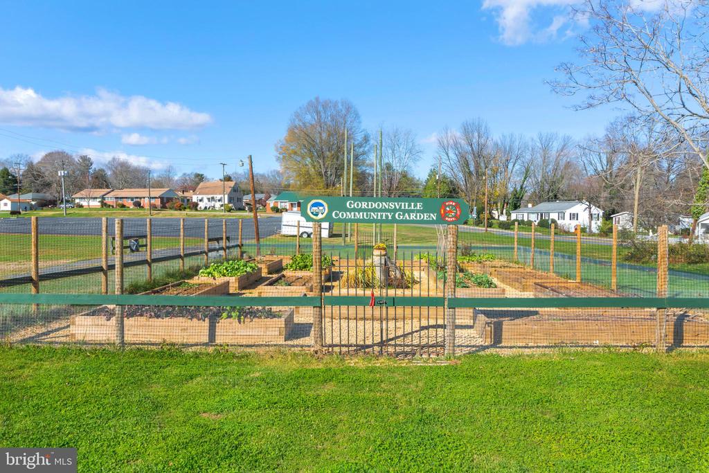 11332 COX MILL RD, GORDONSVILLE, Virginia 22942, 2 Bedrooms Bedrooms, ,2 BathroomsBathrooms,Residential,11332 COX MILL RD,VAOR2013414 MLS # VAOR2013414