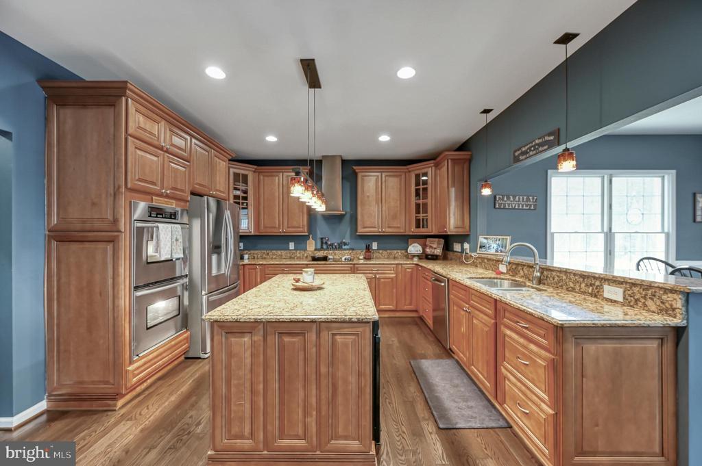 9490 VANREENAN WAY, SPOTSYLVANIA, Virginia 22551, 5 Bedrooms Bedrooms, ,4 BathroomsBathrooms,Residential,9490 VANREENAN WAY,VASP2039874 MLS # VASP2039874