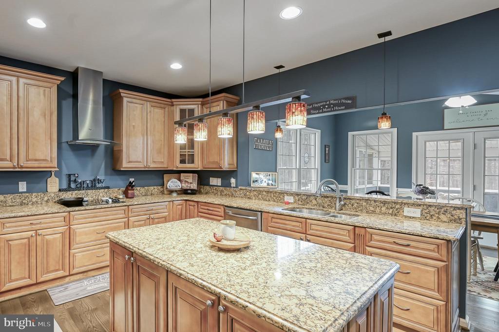 9490 VANREENAN WAY, SPOTSYLVANIA, Virginia 22551, 5 Bedrooms Bedrooms, ,4 BathroomsBathrooms,Residential,9490 VANREENAN WAY,VASP2039874 MLS # VASP2039874