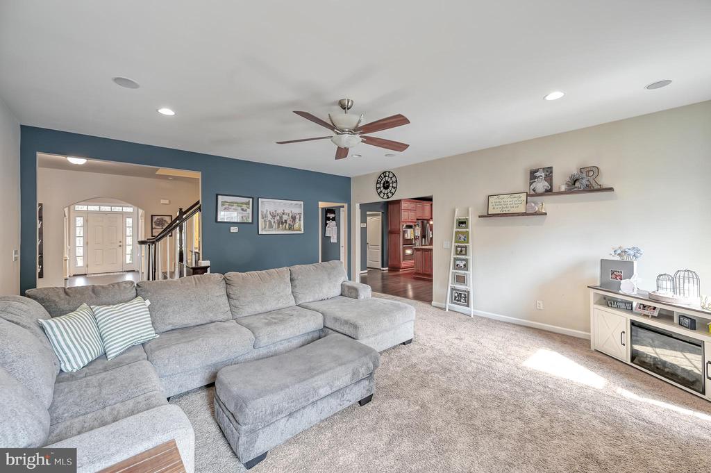 9490 VANREENAN WAY, SPOTSYLVANIA, Virginia 22551, 5 Bedrooms Bedrooms, ,4 BathroomsBathrooms,Residential,9490 VANREENAN WAY,VASP2039874 MLS # VASP2039874