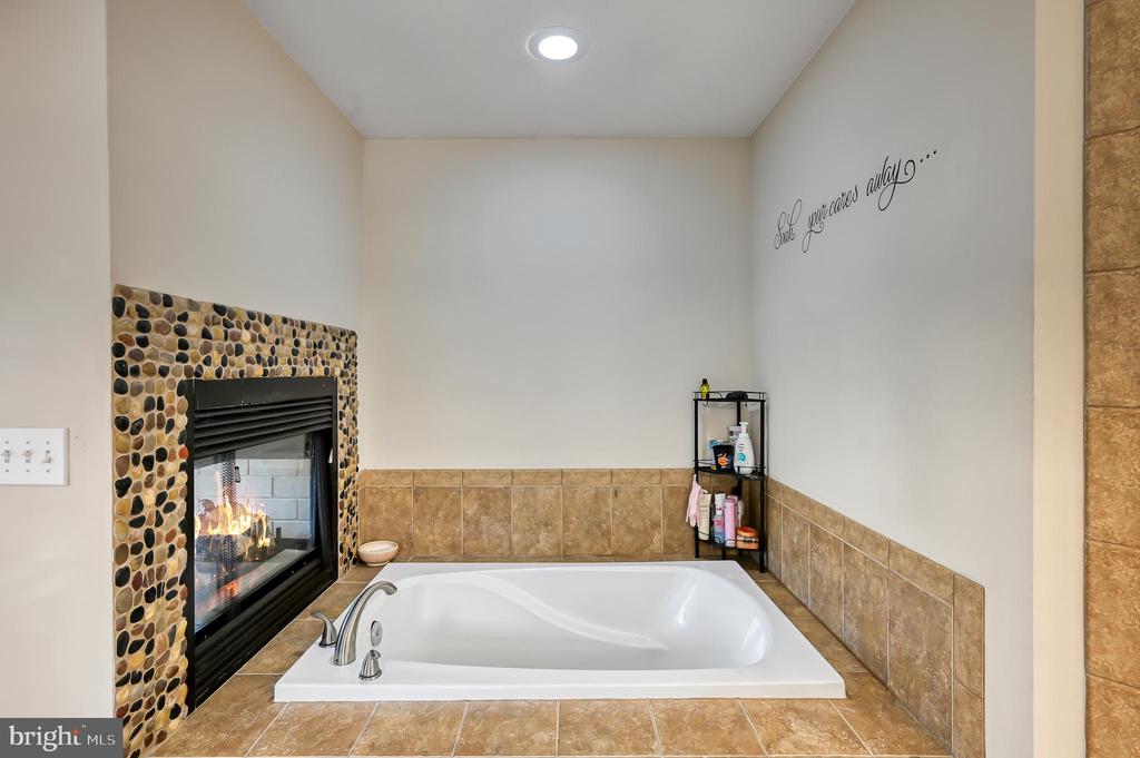 9490 VANREENAN WAY, SPOTSYLVANIA, Virginia 22551, 5 Bedrooms Bedrooms, ,4 BathroomsBathrooms,Residential,9490 VANREENAN WAY,VASP2039874 MLS # VASP2039874