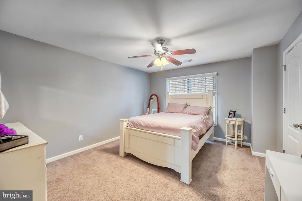 9490 VANREENAN WAY, SPOTSYLVANIA, Virginia 22551, 5 Bedrooms Bedrooms, ,4 BathroomsBathrooms,Residential,9490 VANREENAN WAY,VASP2039874 MLS # VASP2039874