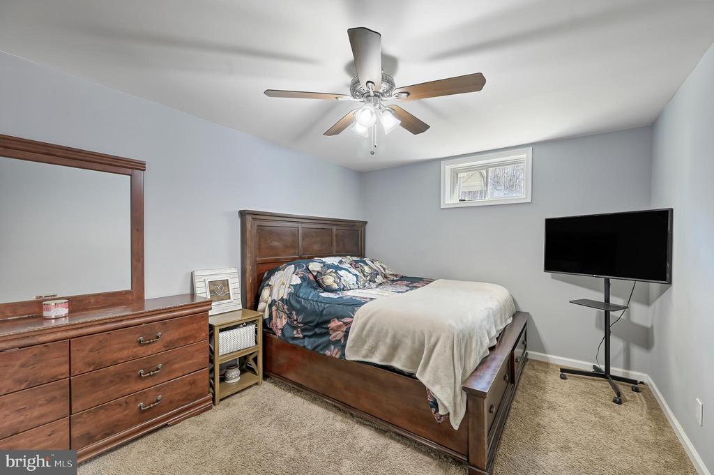 9490 VANREENAN WAY, SPOTSYLVANIA, Virginia 22551, 5 Bedrooms Bedrooms, ,4 BathroomsBathrooms,Residential,9490 VANREENAN WAY,VASP2039874 MLS # VASP2039874