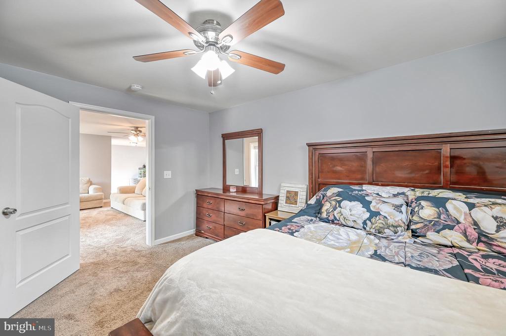 9490 VANREENAN WAY, SPOTSYLVANIA, Virginia 22551, 5 Bedrooms Bedrooms, ,4 BathroomsBathrooms,Residential,9490 VANREENAN WAY,VASP2039874 MLS # VASP2039874